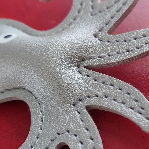 Adorable Faux Leather Octopus Keychain - Picture 2 of 4